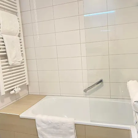 Appartement 101qm Luxus Messe 5min Zu Fuss! *